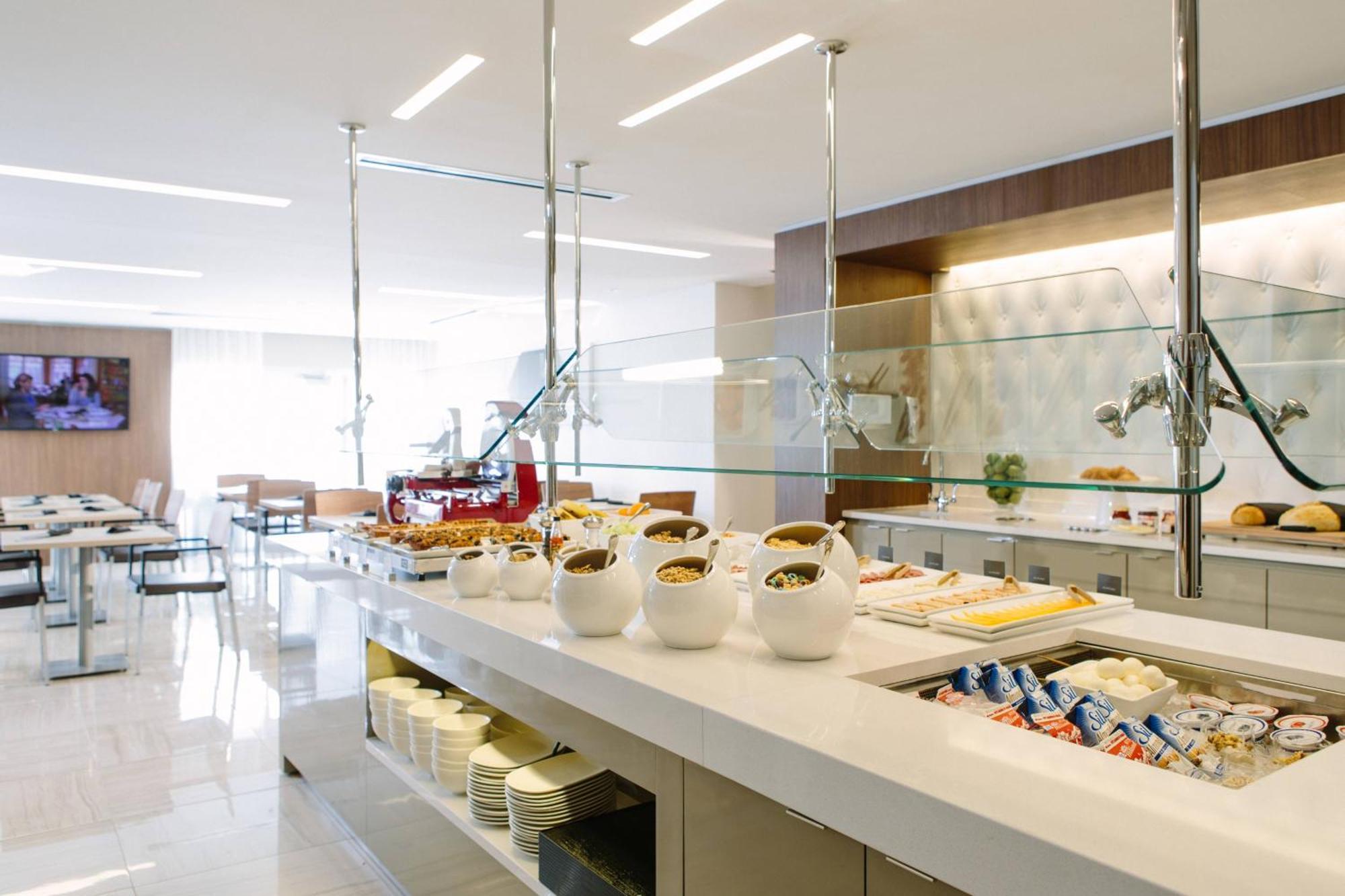 Ac Hotel Kansas City Plaza Экстерьер фото