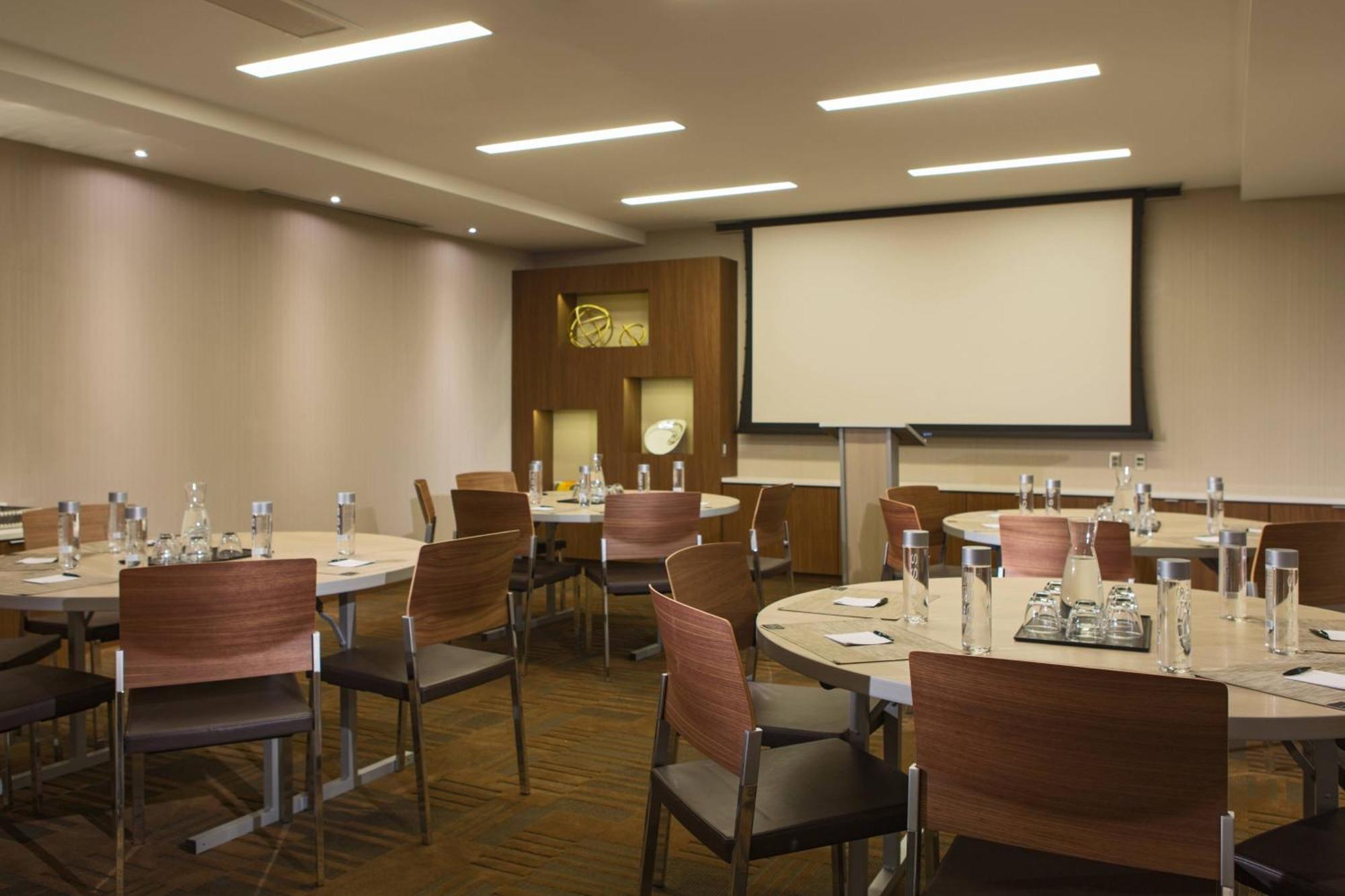 Ac Hotel Kansas City Plaza Экстерьер фото